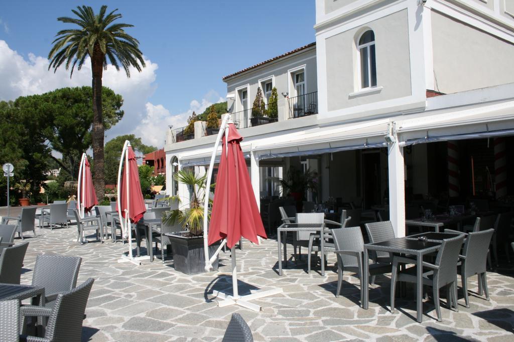 Le Chateau Des Artistes Cannes Eksteriør billede